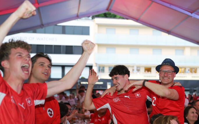 WM-Meile Rathausplatz Vaduz Spiel Schweiz-Katar