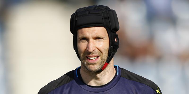 Unverkennbar mit dem Kopfschutz: Petr Cech