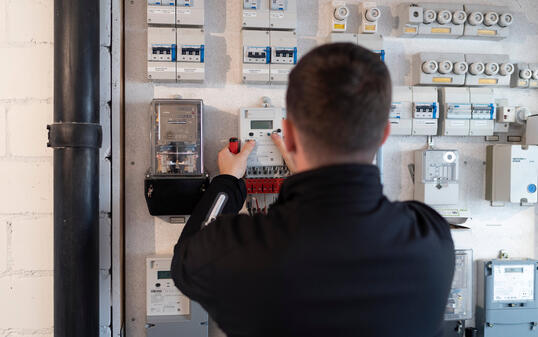 CKW, CENTRALSCHWEIZERISCHE KRAFTWERKE, SMART METER, STROMZAEHLER, VERBRAUCHSDATEN, STROMVERBRAUCH, ENERGIEZAEHLER, MESSEINRICHTUNG, MESSVORRICHTUNG, STROM, STROMVERSORGUNG, ENERGIEVERSORGUNG, UMRUESTUNG, STROMVERSORGUNGSGESETZ, ENERGIESTRATEGIE,  EKEKTRIKE