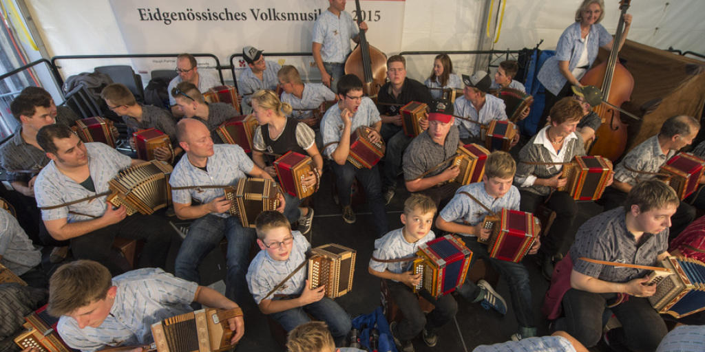 Das Eidgenössische Volksmusikfest in Aarau zog im September vergangenen Jahres gegen 100'000 Besucherinnen und Besucher an. (Archivbild)