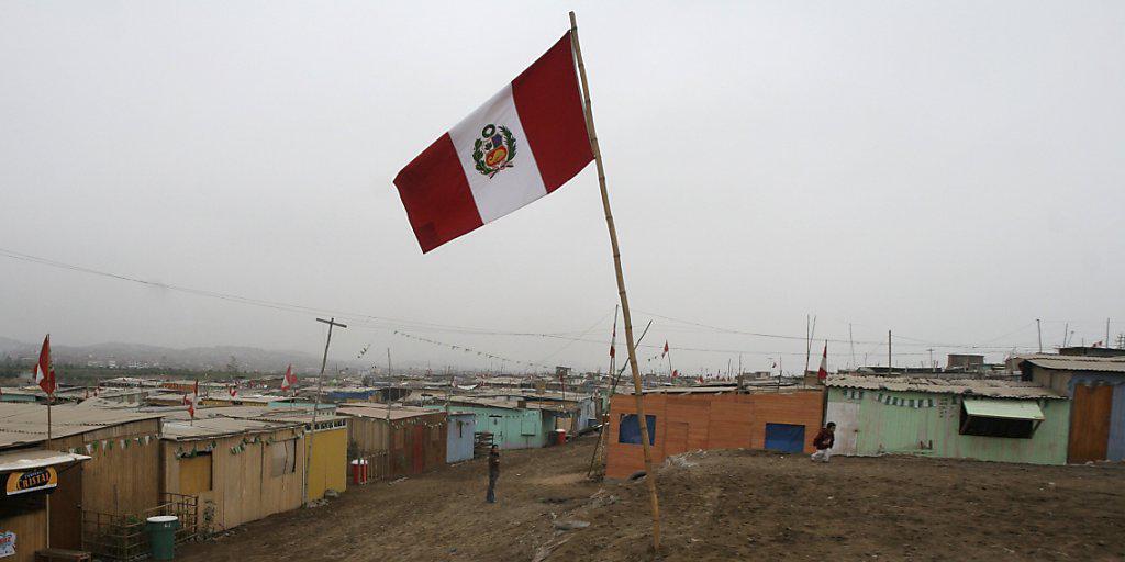 Ein Mädchen in einer Vorstadt der peruanischen Hauptstadt Lima: Rund 175 Millionen Menschen leben in Lateinamerika in Armut. (Symbolbild) Ein Mädchen in einer Vorstadt der peruanischen Hauptstadt Lima: Rund 175 Millionen Menschen leben in Lateinamerika in Armut. (Symbolbild)