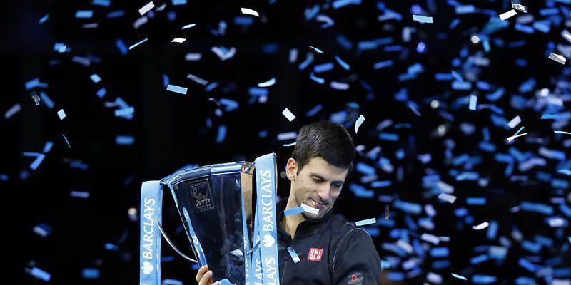 Titelverteidiger Novak Djokovic bei der letztjährigen Siegerehrung in London