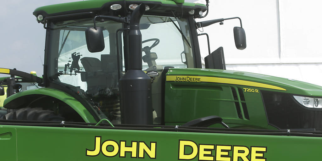 Trotz der weltweiten Landwirtschaftskrise rechnet John Deere mit einem höheren Gewinn für das laufende Jahr. (Archiv)