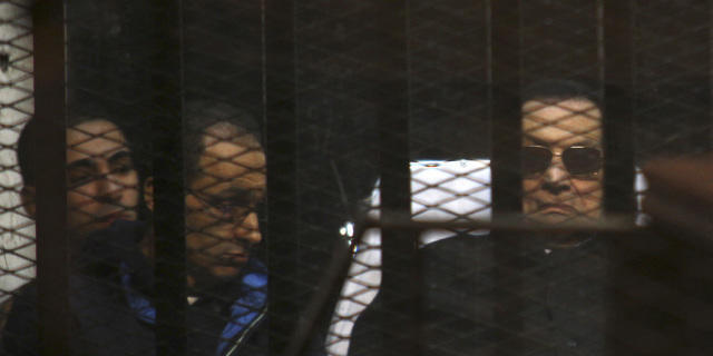 Husni Mubarak im November 2014 vor Gericht (Archiv)