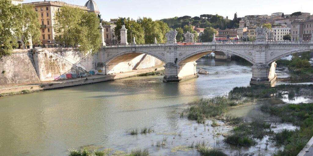 Der Tiber in Rom führt wenig Wasser: 2017 war das trockenste Jahr in Italien in den letzten zwei Jahrhunderten. (Archiv)