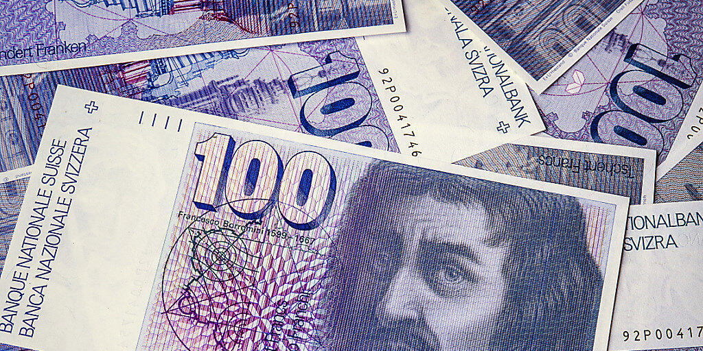 Alte Banknoten sollen künftig unbefristet eingetauscht werden können. Im Bild "Borromini"-Hunderter aus der Banknotenserie von 1976.(Archivbild)