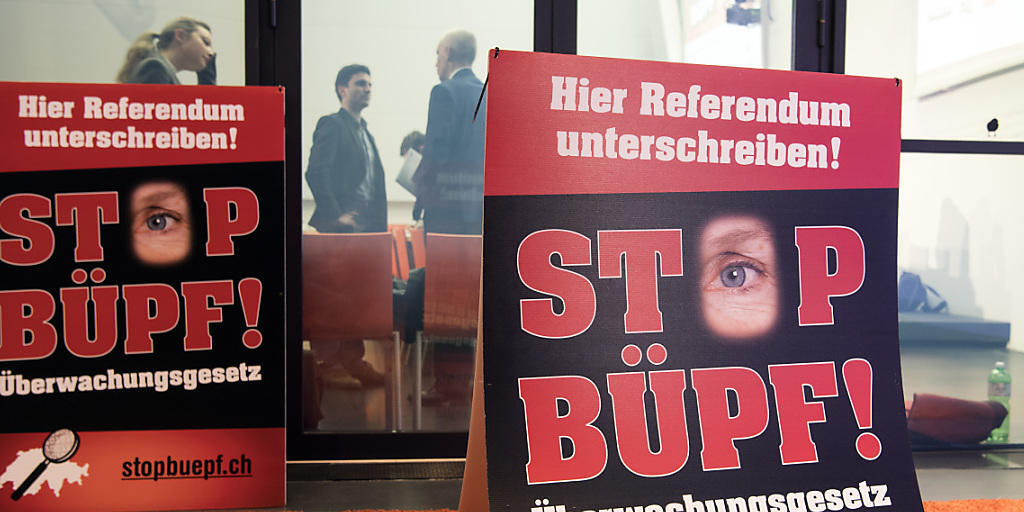 Das Referendum gegen das revidierte Überwachungsgesetz BÜPF kam nicht zustande. Der Bundesrat hat nun die Details für die Umsetzung geregelt. (Archivbild) Das Referendum gegen das revidierte Überwachungsgesetz BÜPF kam nicht zustande. Der Bundesrat hat nun die Details für die Umsetzung geregelt. (Archivbild)