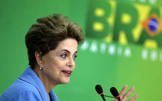 Bildung von "krimineller Vereinigung": Brasiliens ehemalige Staatspräsidentin Dilma Roussef wird vom Generalstaatsanwalt angeklagt. (Archivbild)