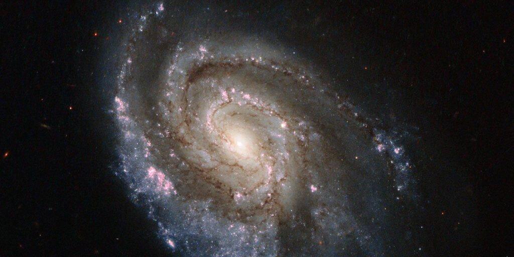 Sternenexplosionen in anderen Galaxien liegen einer Berechnungsmethode für die Hubble-Konstante zugrunde. Eine andere beruht auf kosmischer Hintergrundstrahlung. (Symbolbild)