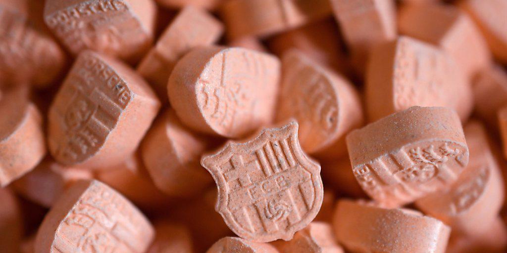 Stoff f&uuml;r eine Milliarde Ecstasy-Pillen: Niederl&auml;ndische Polizei entdeckt verd&auml;chtige Lastwagenladung. (Symbolbild)
