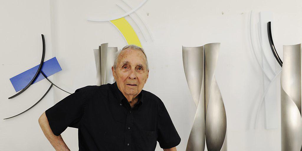 Gottfried Honegger 2012, an seinem 95. Geburtstag, in seinem Atelier in Zürich. Am Sonntag ist er 98-jährig gestorben (Archiv).