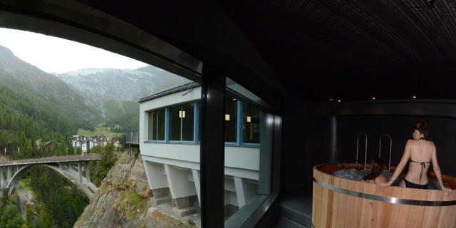 Wellness in Saas Fee sorgt für Umsatzplus bei "Jugis" (Archivbild) Wellness in Saas Fee sorgt für Umsatzplus bei "Jugis" (Archivbild)