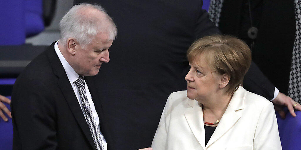 Die deutsche Kanzlerin Angela Merkel lässt sich im Asylstreit den Weg nicht von Innenminister Horst Seehofer aufzwingen.