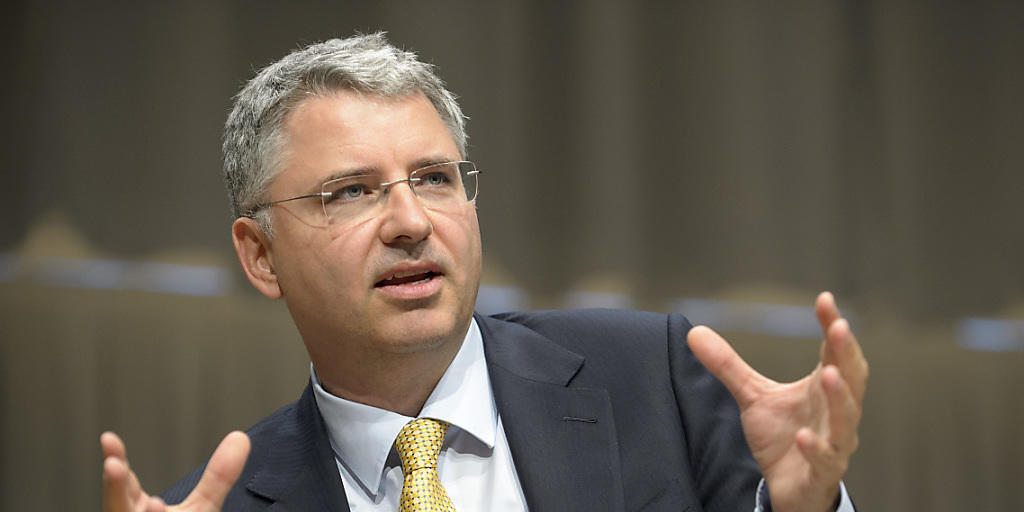 Roche-Chef Severin Schwan - hier während der Einweihung des Roche-Turms in Basel am Freitag - will neue Stellen in der Schweiz schaffen.