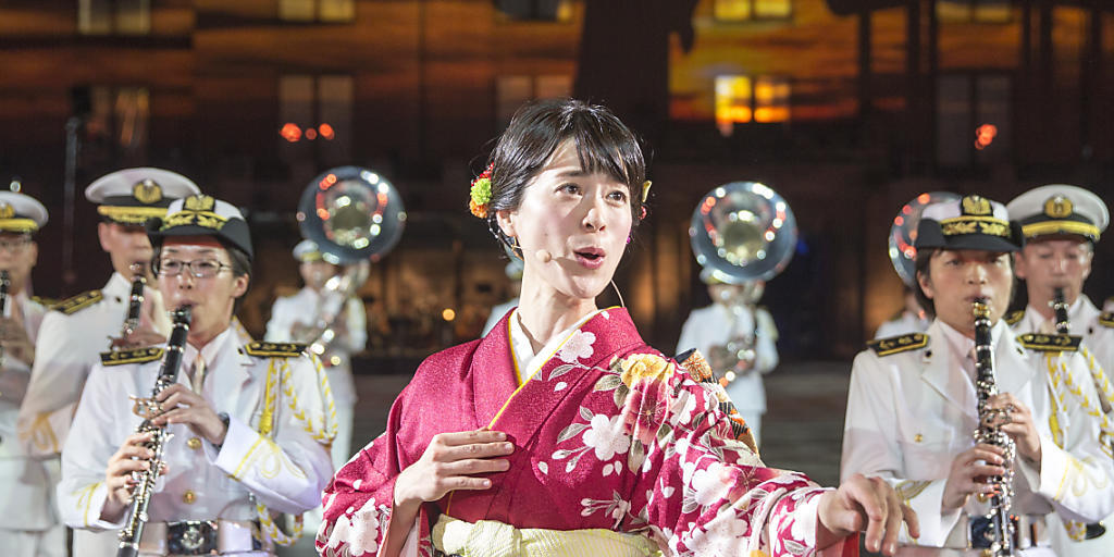Basel im Banne von Japan: Das diesjährige Militärmusik-Festival Basel Tattoo ist am Samstag mit einem völkerverbindenden Programm zu Ende gegangen.