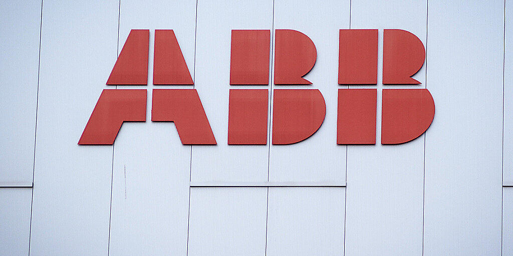 Der Technologiekonzern ABB erhöht die Vaterschaftszeit für seine Mitarbeiter auf vier Wochen. (Archivbild)