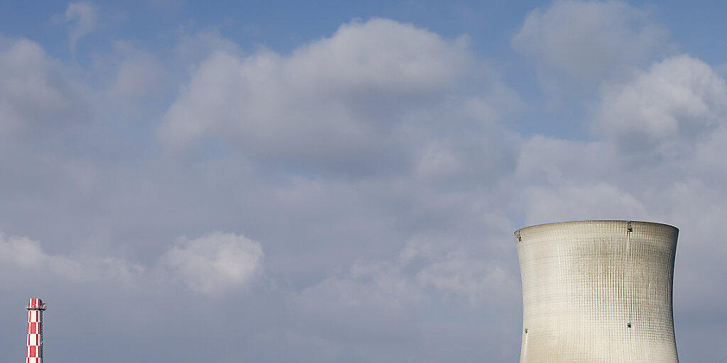 Atomkraftwerke stillzulegen dürfte deutlich teurer werden als bisher berechnet. Im Bild das AKW Leibstadt. (Archivbild)