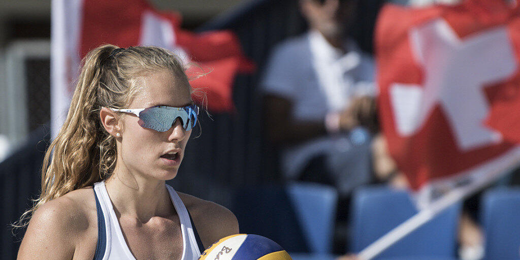 Nina Betschart qualifiziert sich mit Partnerin Tanja Hüberli für die WM-Achtelfinals