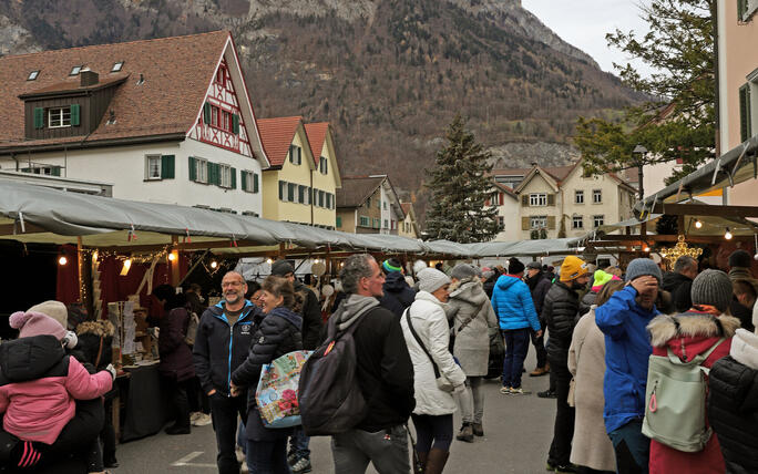 Weihnachtsmarkt in Mels