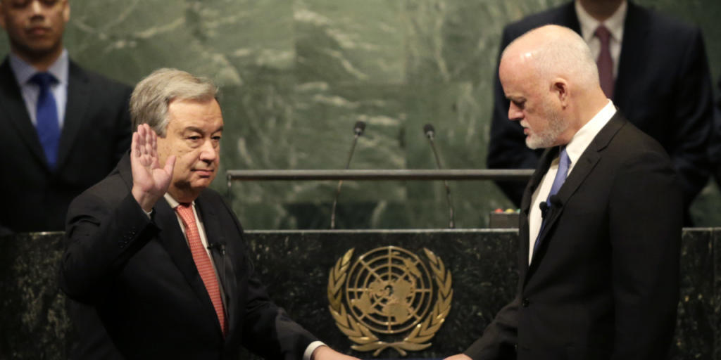 Der frühere portugiesische Regierungschef António Guterres hat vor der UNO-Vollversammlung seinen Amtseid als neuer Generalsekretär der Vereinten Nationen abgelegt.