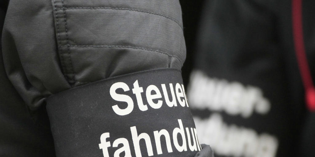 Auch im vergangenen Jahr zeigten sich Tausende reuige Steuersünder bei den kantonalen Steuerbehörden selbst an (Symbolbild). Auch im vergangenen Jahr zeigten sich Tausende reuige Steuersünder bei den kantonalen Steuerbehörden selbst an (Symbolbild).