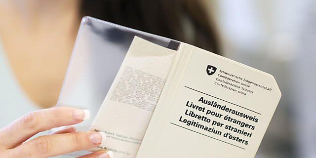 Ausweise im Kreditkartenformat sollen Ausweise aus Papier ersetzen
