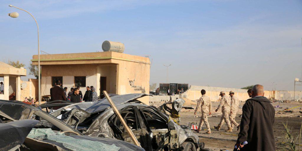 Chaos in Libyen: Die Terrormiliz "Islamischer Staat" nutzt das politische Vakuum im Land - die USA fassen einen Einsatz gegen die Gruppe ins Auge. (Archiv)
