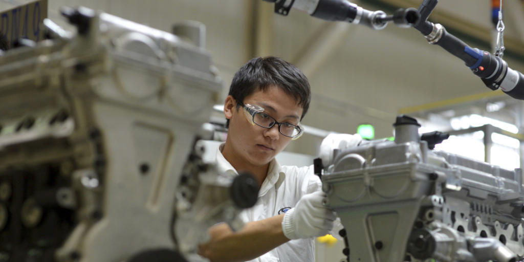 GM-Mitarbeiter in Hubei: Der chinesische Ableger von General Motors ist wegen Preisabsprachen gebüsst worden. (Archiv) GM-Mitarbeiter in Hubei: Der chinesische Ableger von General Motors ist wegen Preisabsprachen gebüsst worden. (Archiv)