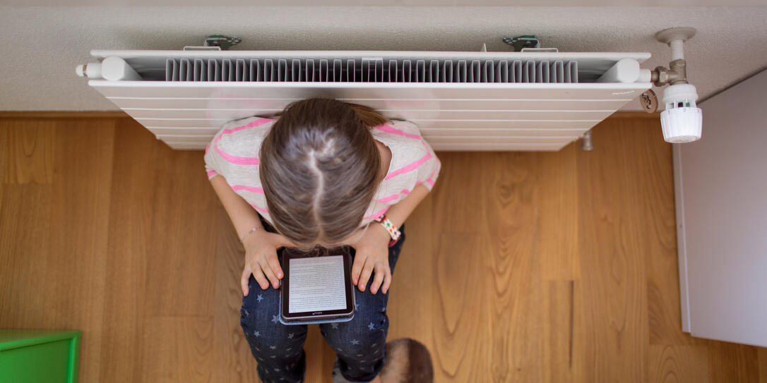 HEIZUNG, HEIZKOERPER, HEIZEN, THERMOSTAT, HEIZVENTIL, RADIATOR, ENERGIEVERBRAUCH, ENERGIEKONSUM, WAERME, E-READER, TOLINO, TOLINO E-READER, LESEN, HEIZUNG, HEIZKOERPER, HEIZEN, THERMOSTAT, HEIZVENTIL, RADIATOR, ENERGIEVERBRAUCH, ENERGIEKONSUM, WAERME, E-READER, TOLINO, TOLINO E-READER, LESEN,