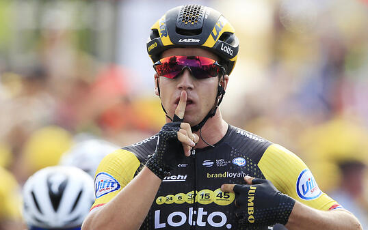 Dylan Groenewegen lässt Gaviria und Sagan deutlich hinter sich
