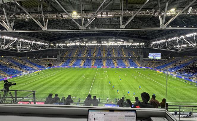 Der Blick von den Presseplätzen aufs Spielfeld