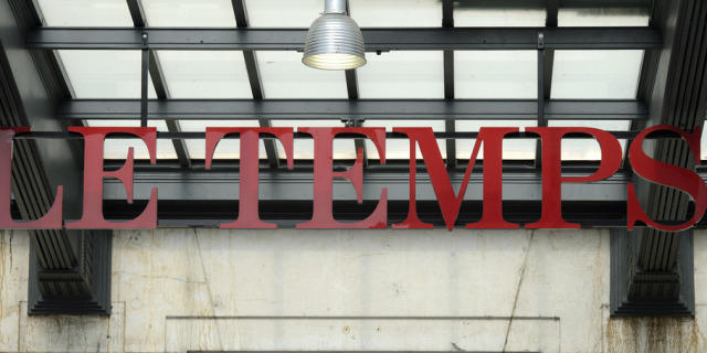 "Le-Temps"-Logo am Sitz in Genf