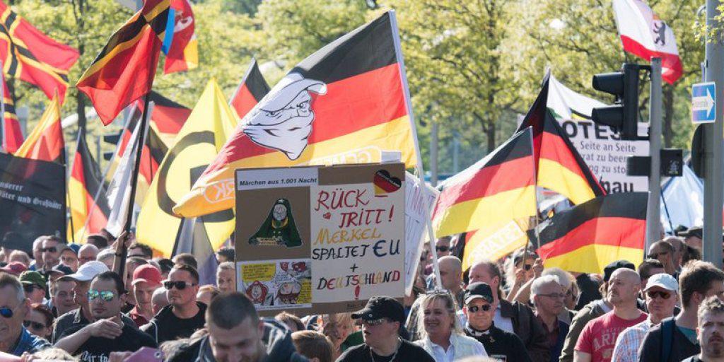 Demonstration der Rechtsextremen durch das Berliner Regierungsviertel.