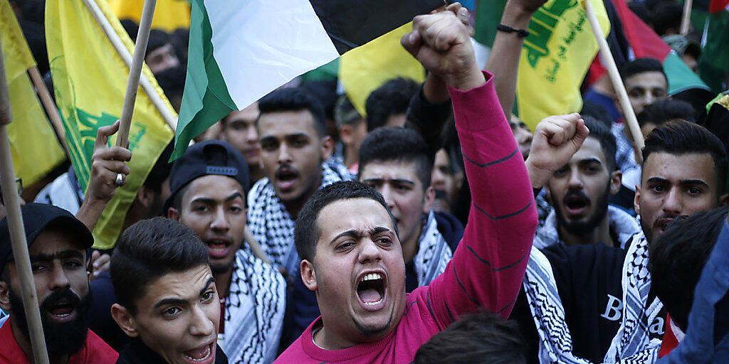 Zehntausende Libanesen und Hisbollah-Anhänger haben am Montag in Beirut erneut gegen die Entscheidung von US-Präsident Donald Trump protestiert, Jerusalem als Hauptstadt Israels anzuerkennen.