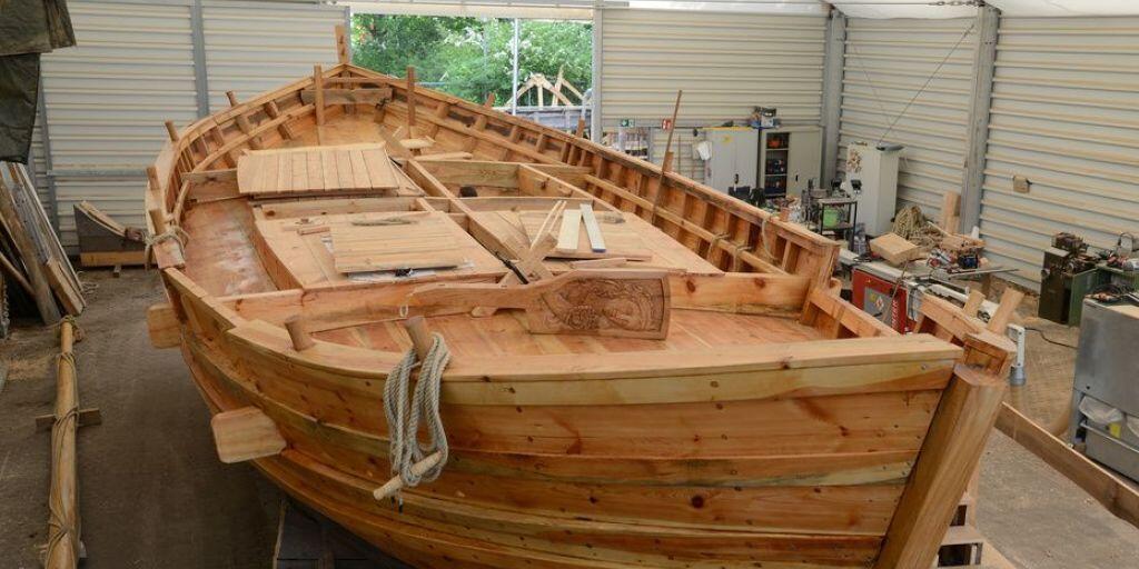 Die Laurons 2, originalgetreuer Nachbau eines römischen Segelfrachters, steht in einer Halle der Universität Trier. Im Juli soll sie vom Stapel gelassen werden. Die Laurons 2, originalgetreuer Nachbau eines römischen Segelfrachters, steht in einer Halle der Universität Trier. Im Juli soll sie vom Stapel gelassen werden.