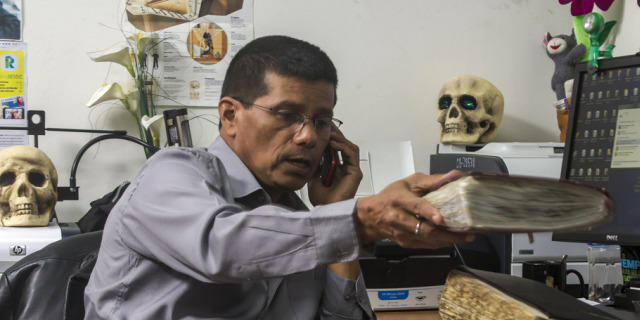 Viel zu tun: Kriminologe bei der Arbeit in San Salvador (Archiv)