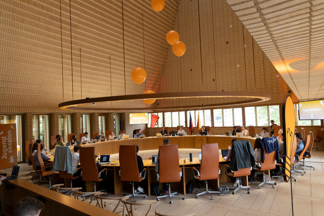 10. Jugendsession im Liechtensteiner Landtag.