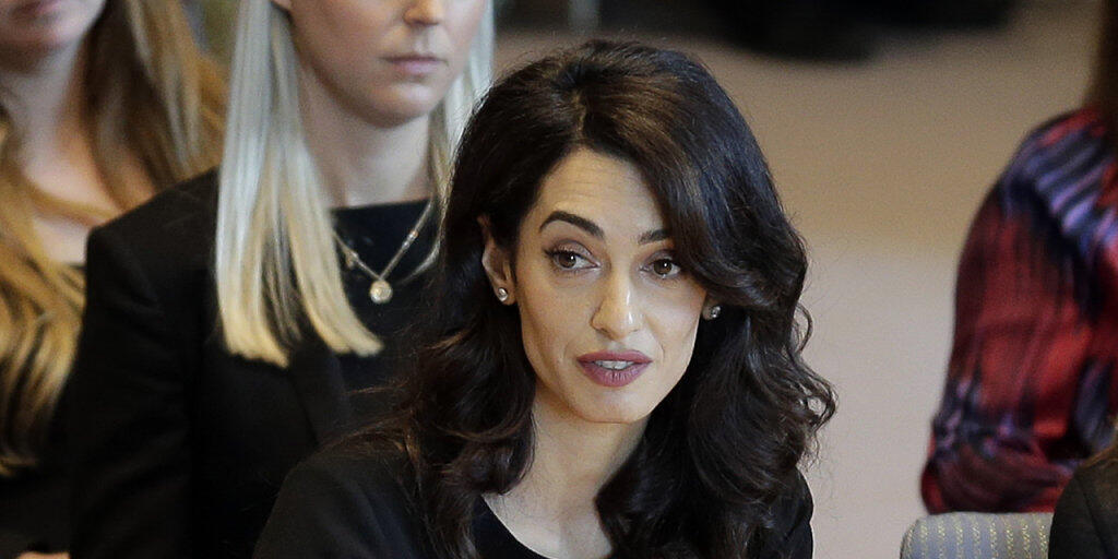 Menschenrechtsanwältin Amal Clooney hat vor dem Uno-Sicherheitsrat in New York die Weltgemeinschaft aufgefordert, sexuellen Missbrauch in Konflikten mit Hilfe eines internationalen Strafgerichts aufzuarbeiten.