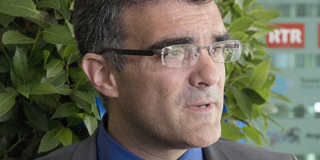 Der Bündner Volkswirtschaftsdirektor Marcus Caduff will die verschärften Corona-Massnahmen der Regierung am Freitag in Chur bekannt geben.