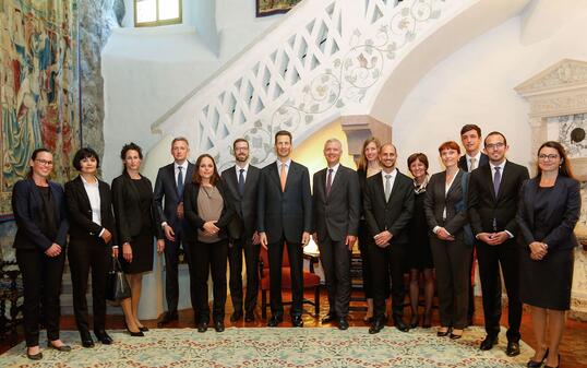 Schloss Vaduz Erbprinz Alois von Liechtenstein Besuch Stagiares