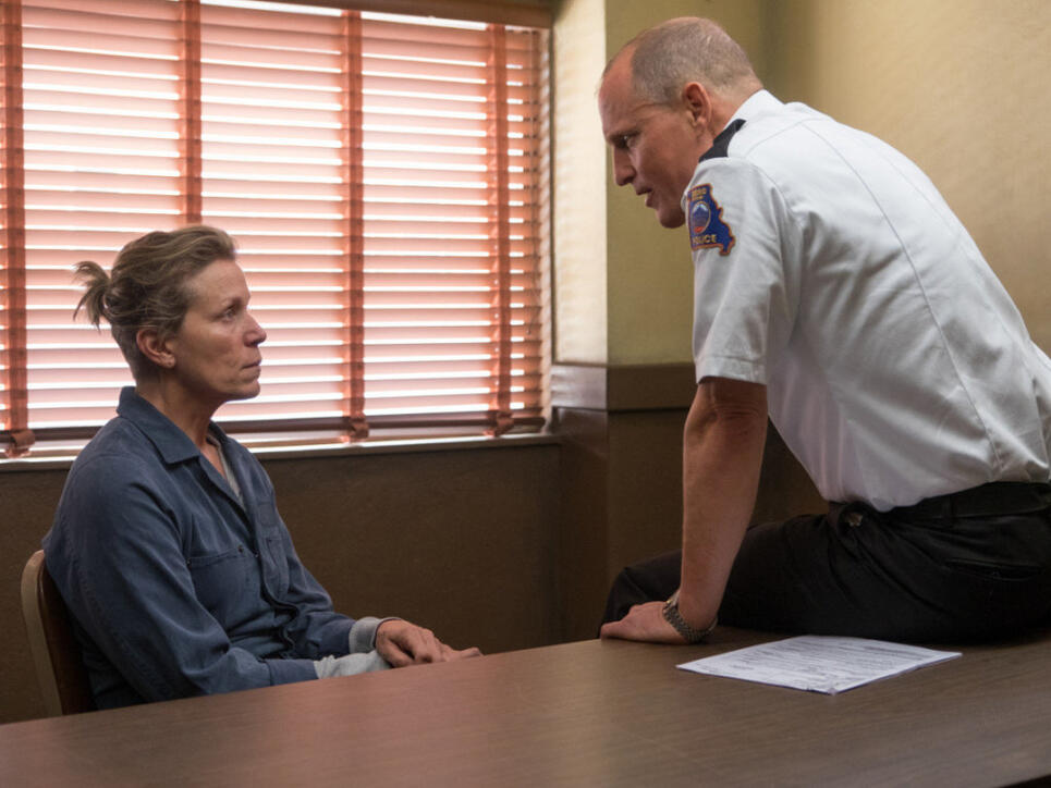 Der Film "Three Billboards Outside Ebbing, Missouri" hat am Wochenende vom 25. bis 28. Januar 2018 bei den Deutschschweizer Kinocharts den ersten Platz ergattert.