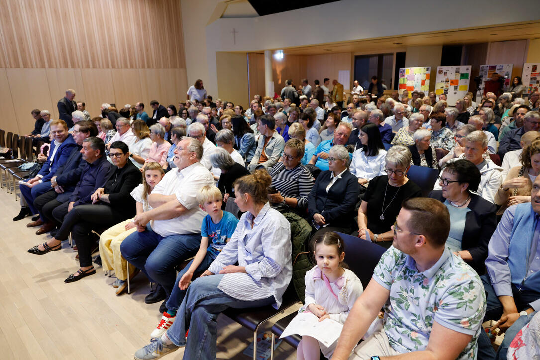 Jubil&auml;umskonzert des Young Unlimited Chors im Gemeindesaal von Mauren.