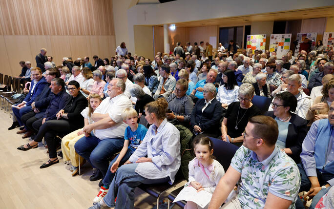 Jubiläumskonzert des Young Unlimited Chors im Gemeindesaal von Mauren.