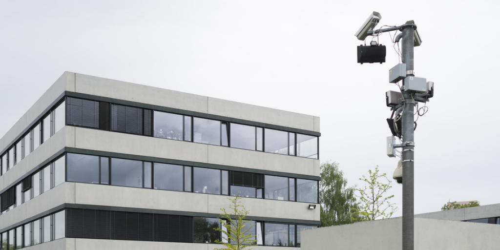 Der Bund lässt Vorwürfe gegen das Asyl-Empfangszentrum Kreuzlingen und die dort tätige Sicherheitsfirma untersuchen, die ein Undercover-Journalist in der "SonntagsZeitung" publik gemacht hat. (Archivbild) Der Bund lässt Vorwürfe gegen das Asyl-Empfangszentrum Kreuzlingen und die dort tätige Sicherheitsfirma untersuchen, die ein Undercover-Journalist in der "SonntagsZeitung" publik gemacht hat. (Archivbild)