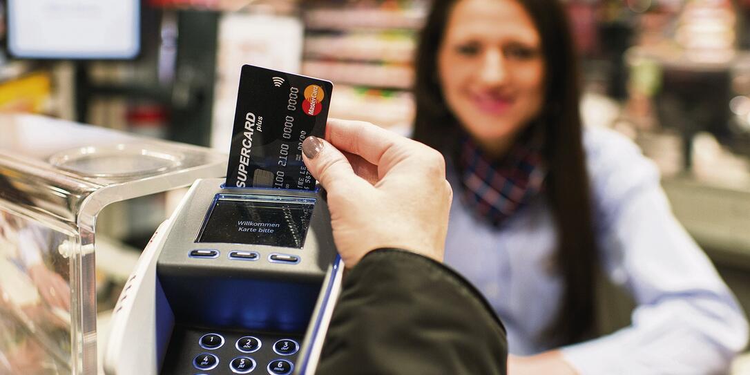 Können die neuen Debitkarten eine Kreditkarte ersetzen?