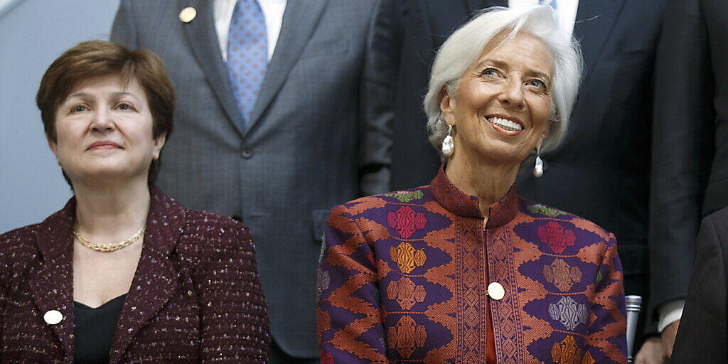 Altersbeschränkung aufgehoben: Die 66-jährige Kristalina Georgiewa (links) kann Nachfolgerin von Christine Lagarde an der Spitze des IWF werden. (Archivbild)