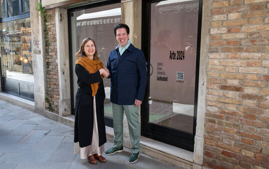 240418 Er&ouml;ffnung der Biennale-Ausstellung Klafter  in Venedig