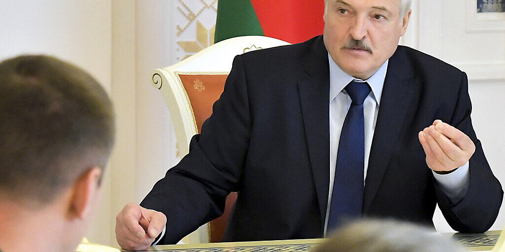 Alexander Lukaschenko, Präsident von Belarus. Bei den Protesten in Belarus gegen Wahlfälschung unter Präsident Lukaschenko sind insgesamt fast 7000 Menschen festgenommen worden. Die Polizei hat die Proteste mit Blendgranaten, Tränengas, Gummigeschossen und schweren Schlägen aufgelöst. Foto: Andrei Stasevich/BelTA/AP Pool/dpa