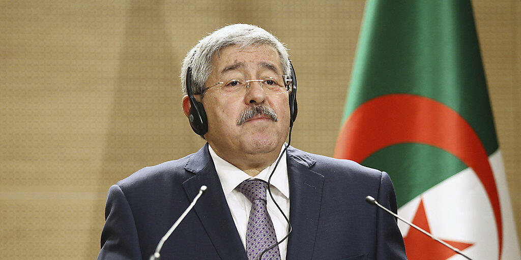 Gesellschaftlicher Fortschritt: Algeriens Ministerpräsident Ahmed Ouyahia verkündet am Donnerstag ein Burkaverbot für Frauen an Arbeitsplätzen in seinem Land. (Archivbild)