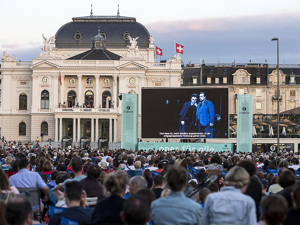 Auch künftig werden auf dem Sechseläutenplatz in der Stadt Zürich unterschiedlichste Veranstaltungen wie etwa die Oper für alle stattfinden. Die Stadtzürcher Stimmberechtigten haben die Initiative "Freier Sechseläutenplatz" abgelehnt. (Archivbild)